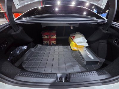 MERCEDES-BENZ E-CLASS - 9