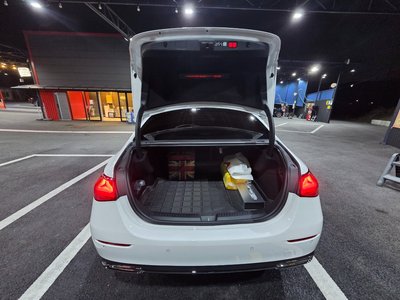 MERCEDES-BENZ E-CLASS - 8