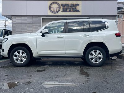 TOYOTA LAND CRUISER 300 - 3