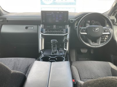 TOYOTA LAND CRUISER 300 - 9