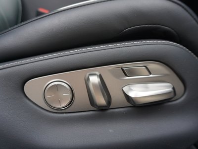 صورة مصغرة 31 لـ 2020 Lexus LS