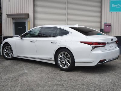 صورة 9 لـ 2020 Lexus LS