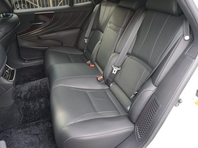 صورة مصغرة 61 لـ 2020 Lexus LS