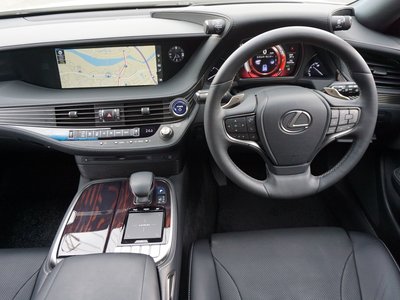 صورة مصغرة 32 لـ 2020 Lexus LS