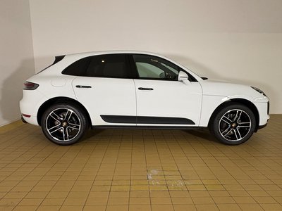 PORSCHE MACAN - 5