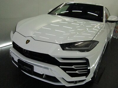 LAMBORGHINI URUS - 2