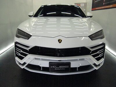 LAMBORGHINI URUS - 3