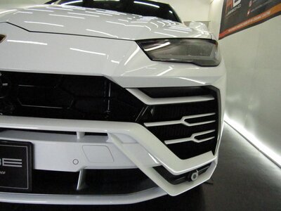 LAMBORGHINI URUS - 9