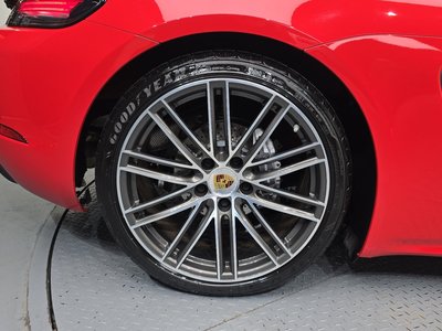 2018 Porsche 718 photo 6