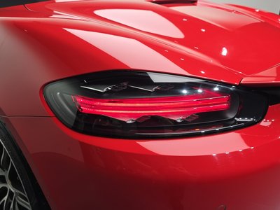 2018 Porsche 718 photo 10