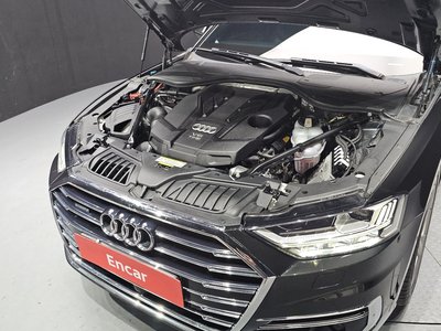 AUDI A8 - 7