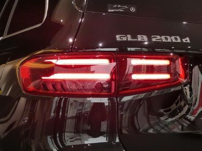 MERCEDES-BENZ GLB - 4