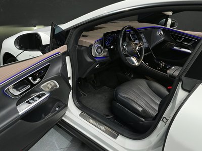 MERCEDES-BENZ EQE - 10