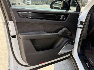 PORSCHE CAYENNE - 10