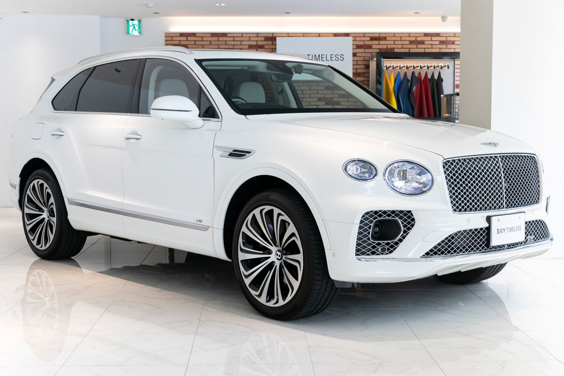 BENTLEY BENTAYGA - View 1