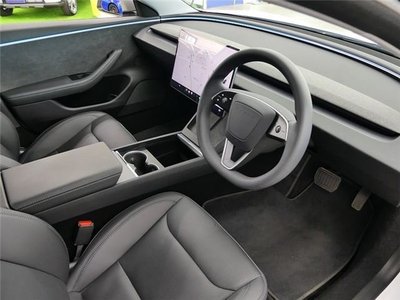 2023 Tesla MODEL 3 — миниатюра 21
