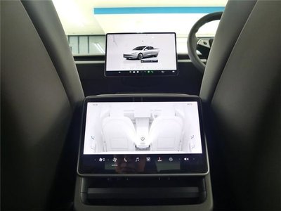 2023 Tesla MODEL 3 photo 4