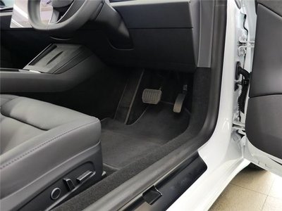 2023 Tesla MODEL 3 — миниатюра 23