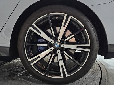 BMW 5 SERIES - 8