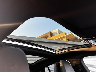 MERCEDES-BENZ EQE - 8