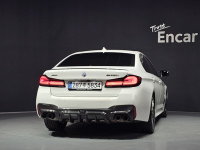 2023 BMW 5 SERIES — фото 3