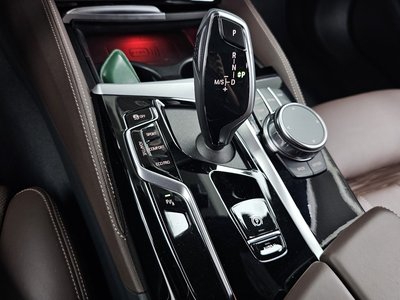 2023 BMW 5 SERIES — фото 9