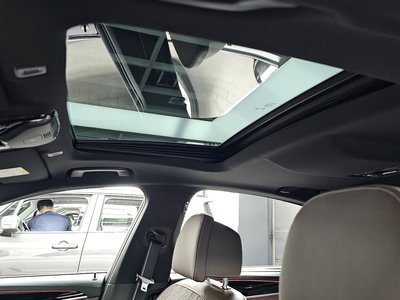 صورة مصغرة 19 لـ 2023 BMW 5 SERIES