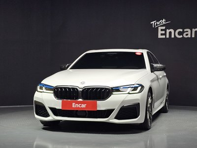 2023 BMW 5 SERIES — фото 2