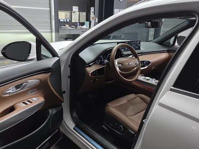 2022 Genesis GV70 photo 10