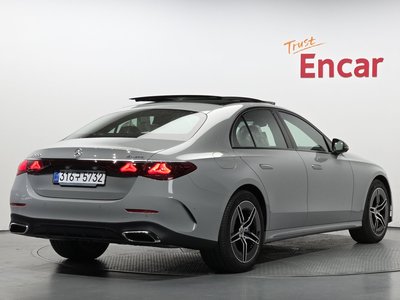 MERCEDES-BENZ E-CLASS - 4