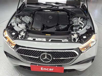 MERCEDES-BENZ E-CLASS - 7