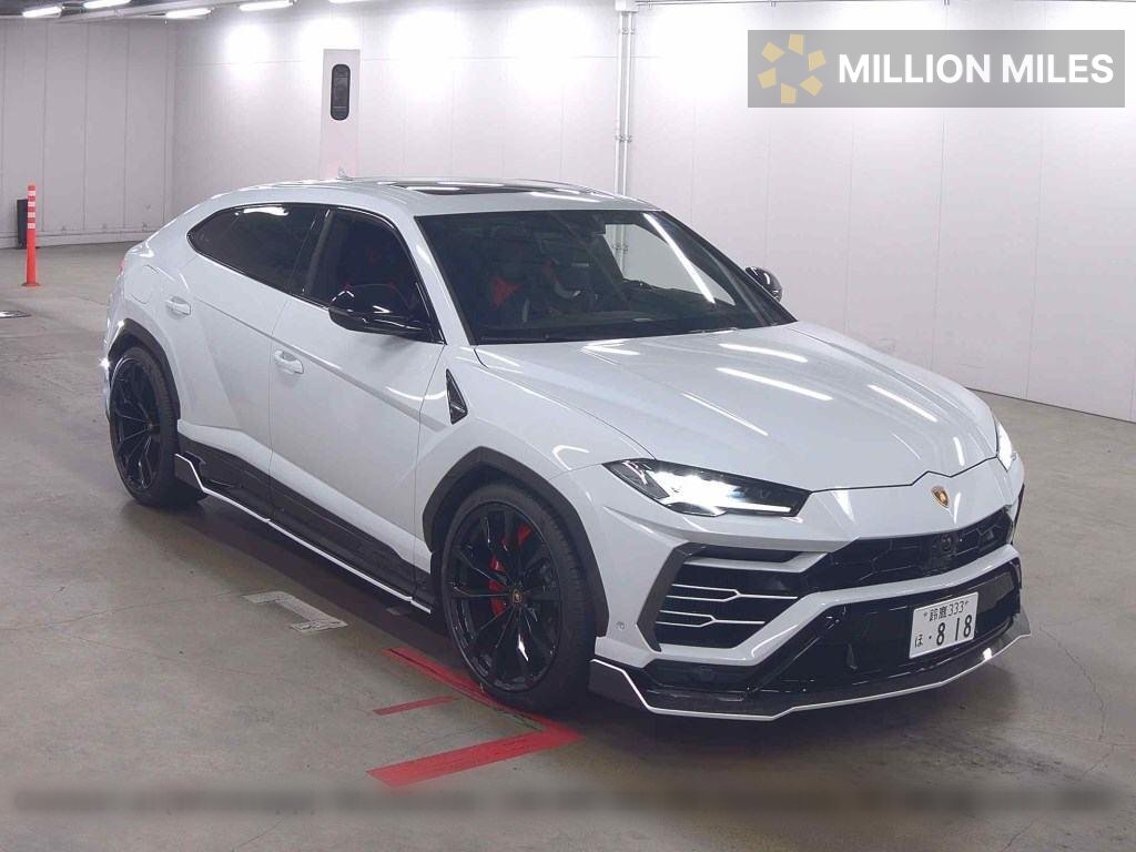 LAMBORGHINI URUS - View 1