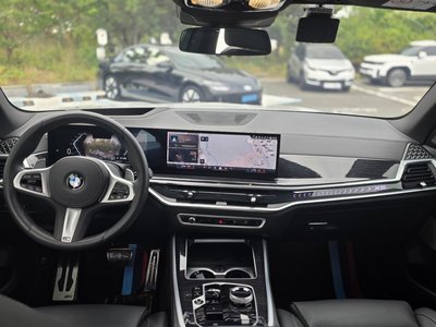 صورة 9 لـ 2024 BMW X5