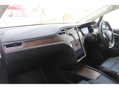 2017 Tesla MODEL X — миниатюра 18