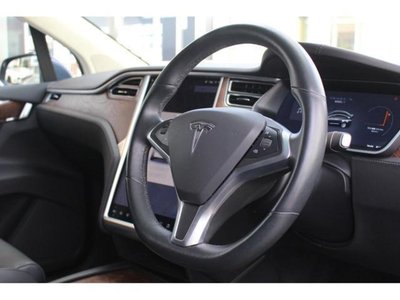 2017 Tesla MODEL X — миниатюра 26