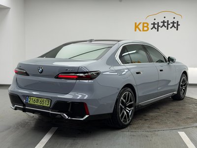 BMW 7 SERIES - 2