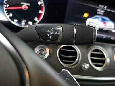 MERCEDES-BENZ E-CLASS - 9