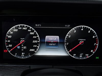 MERCEDES-BENZ E-CLASS - 8