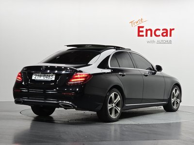 MERCEDES-BENZ E-CLASS - 4