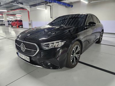 MERCEDES-BENZ E-CLASS - 2