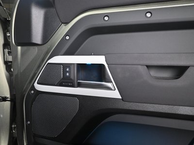 2024 LAND Rover DEFENDER thumbnail 68
