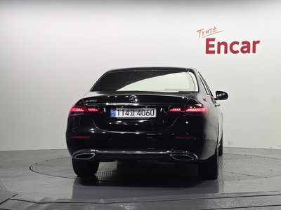 MERCEDES-BENZ E-CLASS - 4
