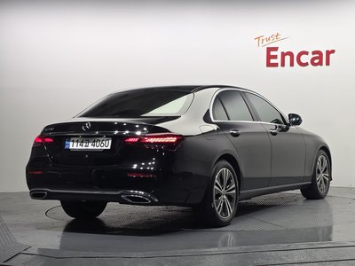 MERCEDES-BENZ E-CLASS - 3