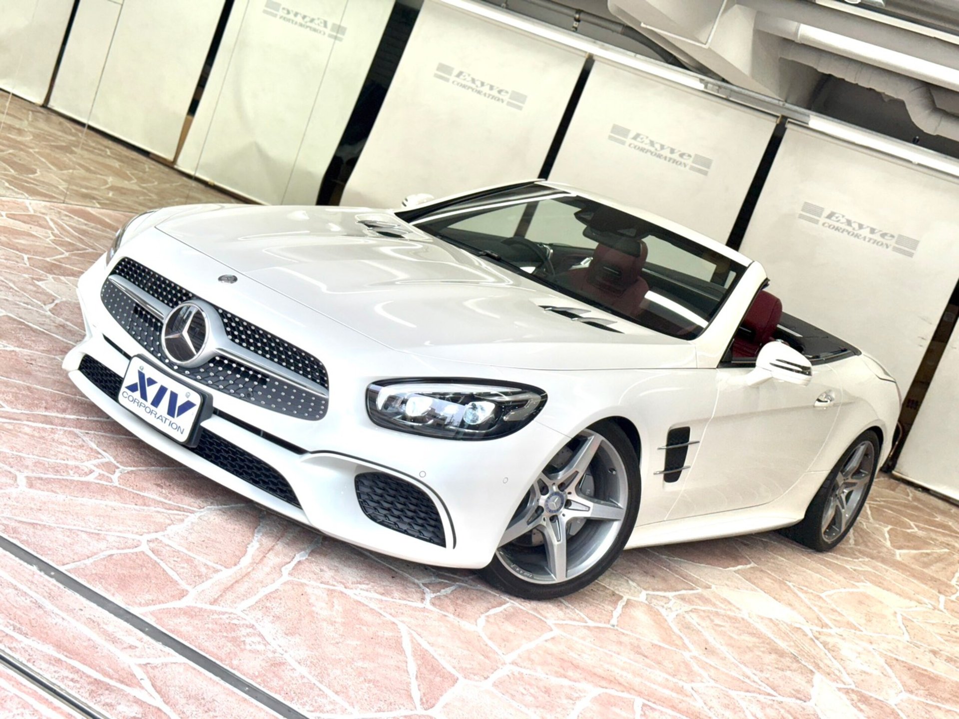 MERCEDES-BENZ SL - View 1