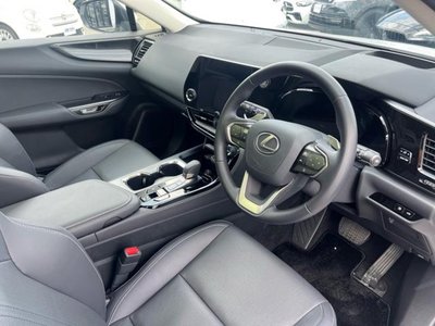 صورة 2 لـ 2023 Lexus NX