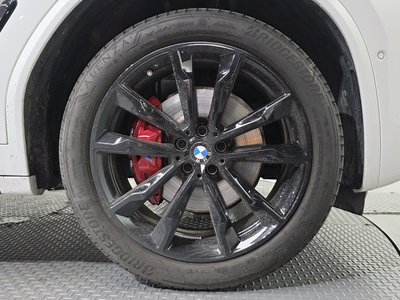 2025 BMW X4 photo 8