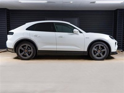 PORSCHE MACAN - 2