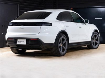 PORSCHE MACAN - 3