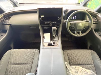 2026 Toyota ALPHARD — фото 2