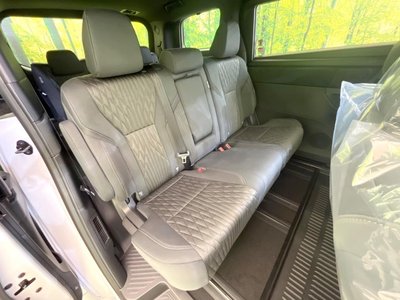 2026 Toyota ALPHARD — фото 10
